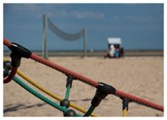 auf dem Spielplatz am Strand