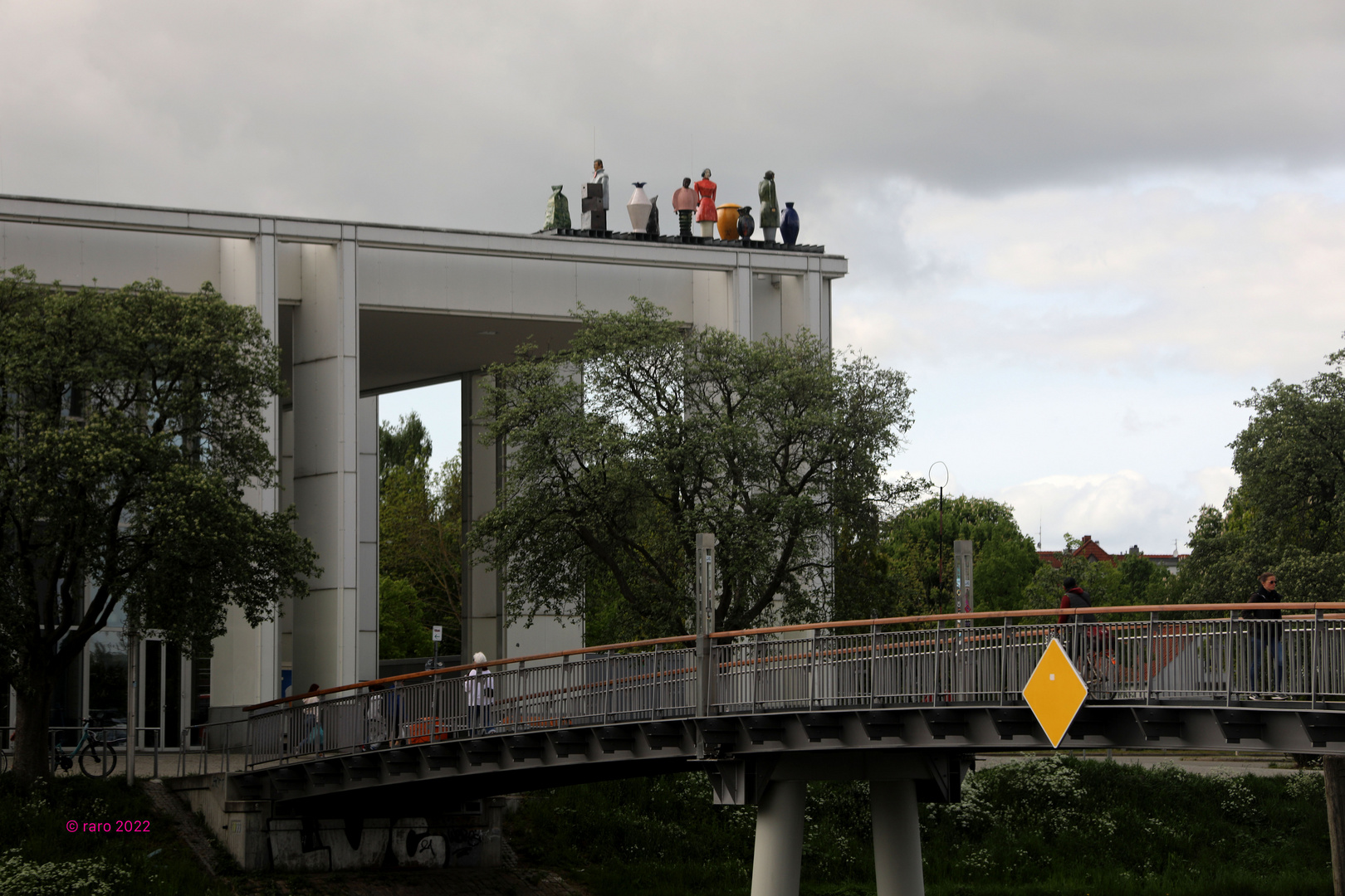 Auf dem Theaterdach ( Skulpturen )