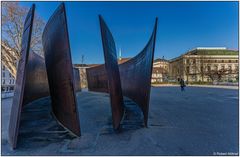 Auf dem Theaterplatz in Basel