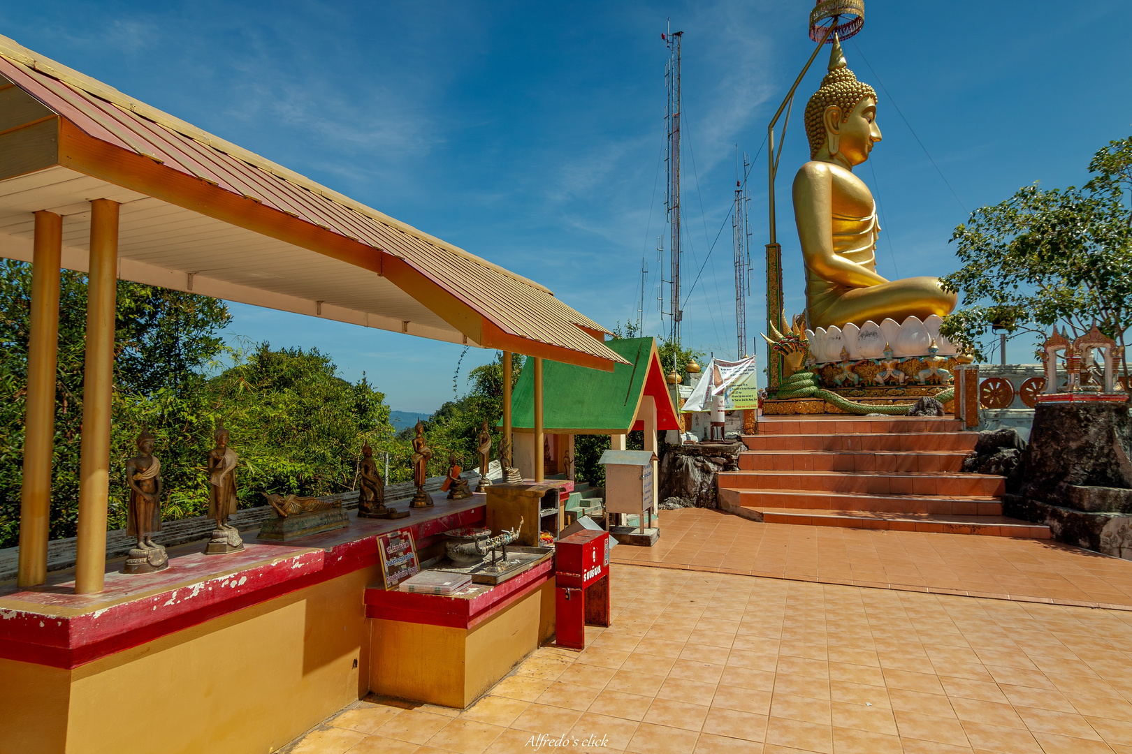 Auf dem Tiger Cave Tempel