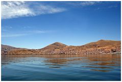 auf dem Titikakasee mit Blick zurück nach Puno