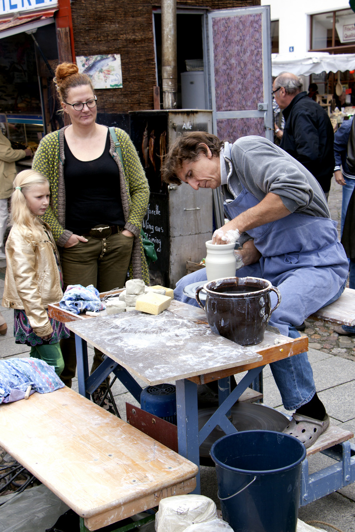 Auf dem Töpfermarkt