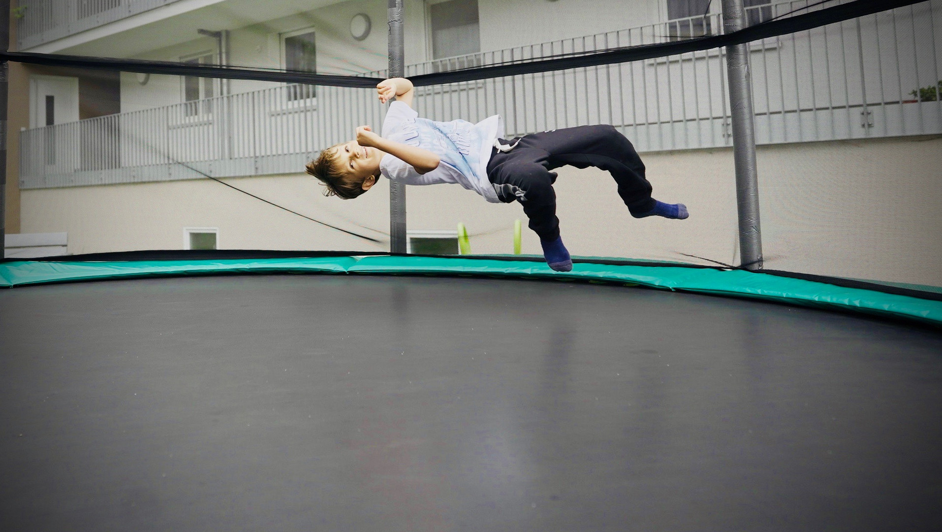 auf dem Trampolin