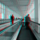 Auf dem Transportband bei der IAA (s/w-Anaglyphe rot/cyan)