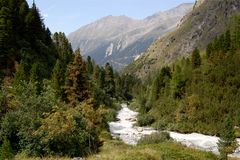 Auf dem Wanderweg von der Sulztalalm…