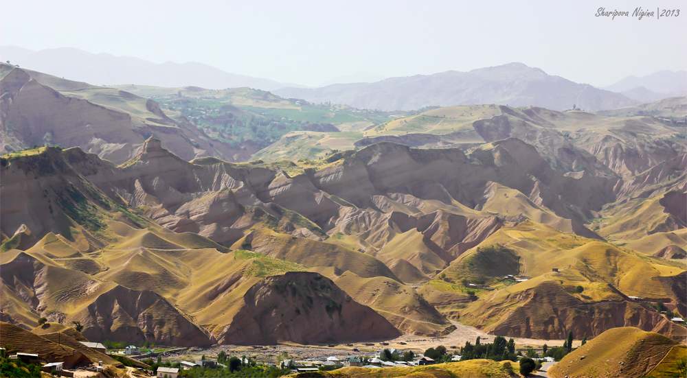 Auf dem Weg nach Duschanbe. Luchob, Tadschikistan 2013.