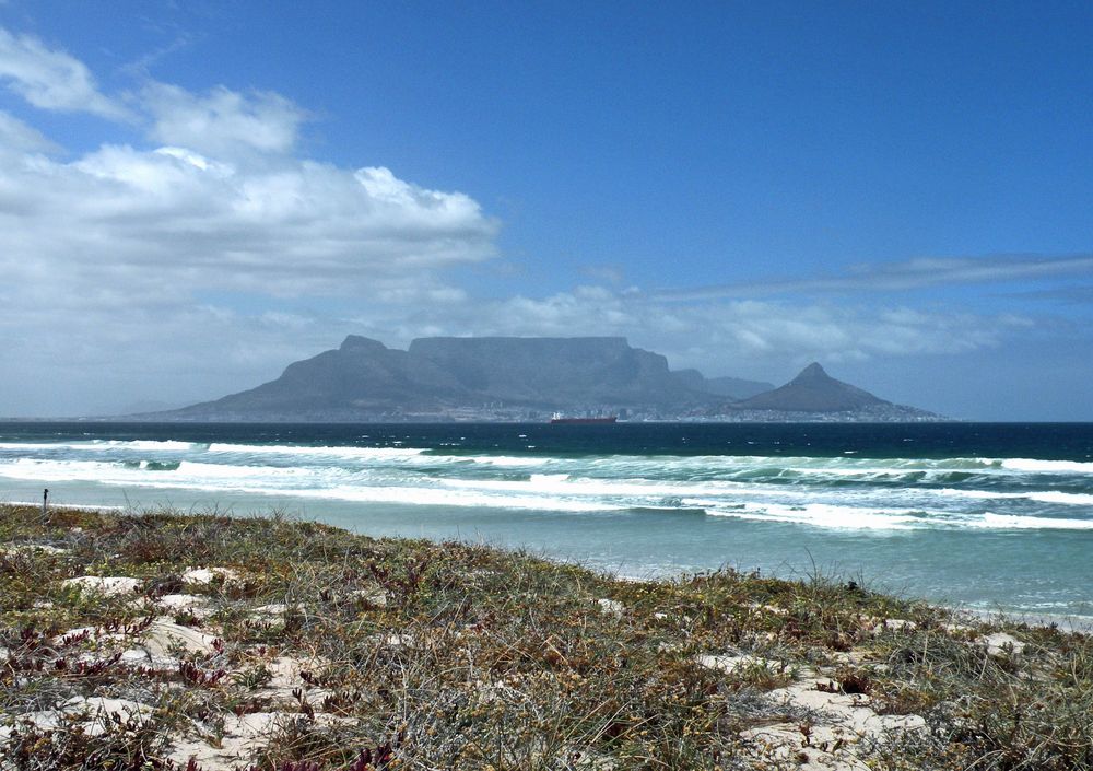 Auf dem Weg nach Langebaan,Blick zurück auf Kapstadt und den Tafelberg.