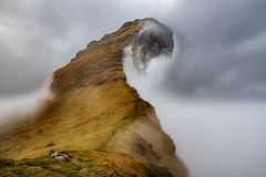 Auf dem Weg nach oben.... Klippen von Kallur