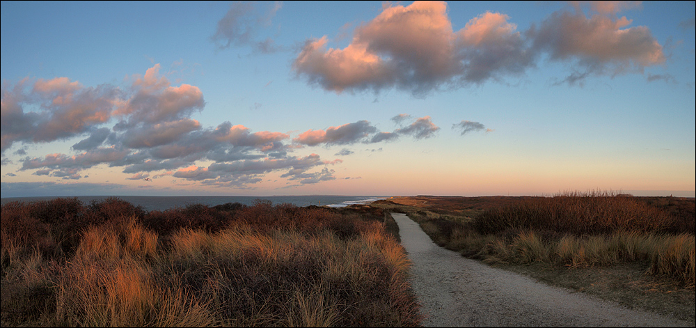 Auf dem Weg nach Oostkapelle durch die Dünen