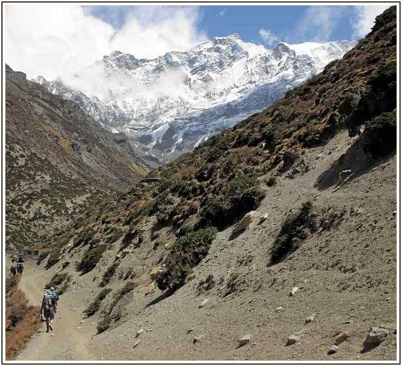 Auf dem Weg nach Thorong Pedi (2)