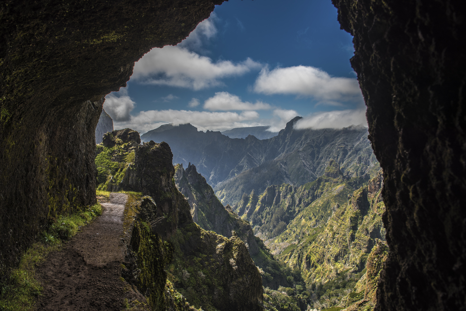 Auf dem Weg vom Pico Ruivo zum Pico do Airieiro