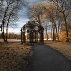 Auf dem Weg zum Gitterpavillon