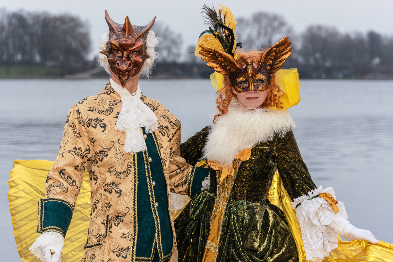 Auf dem Weg zum Maskenball