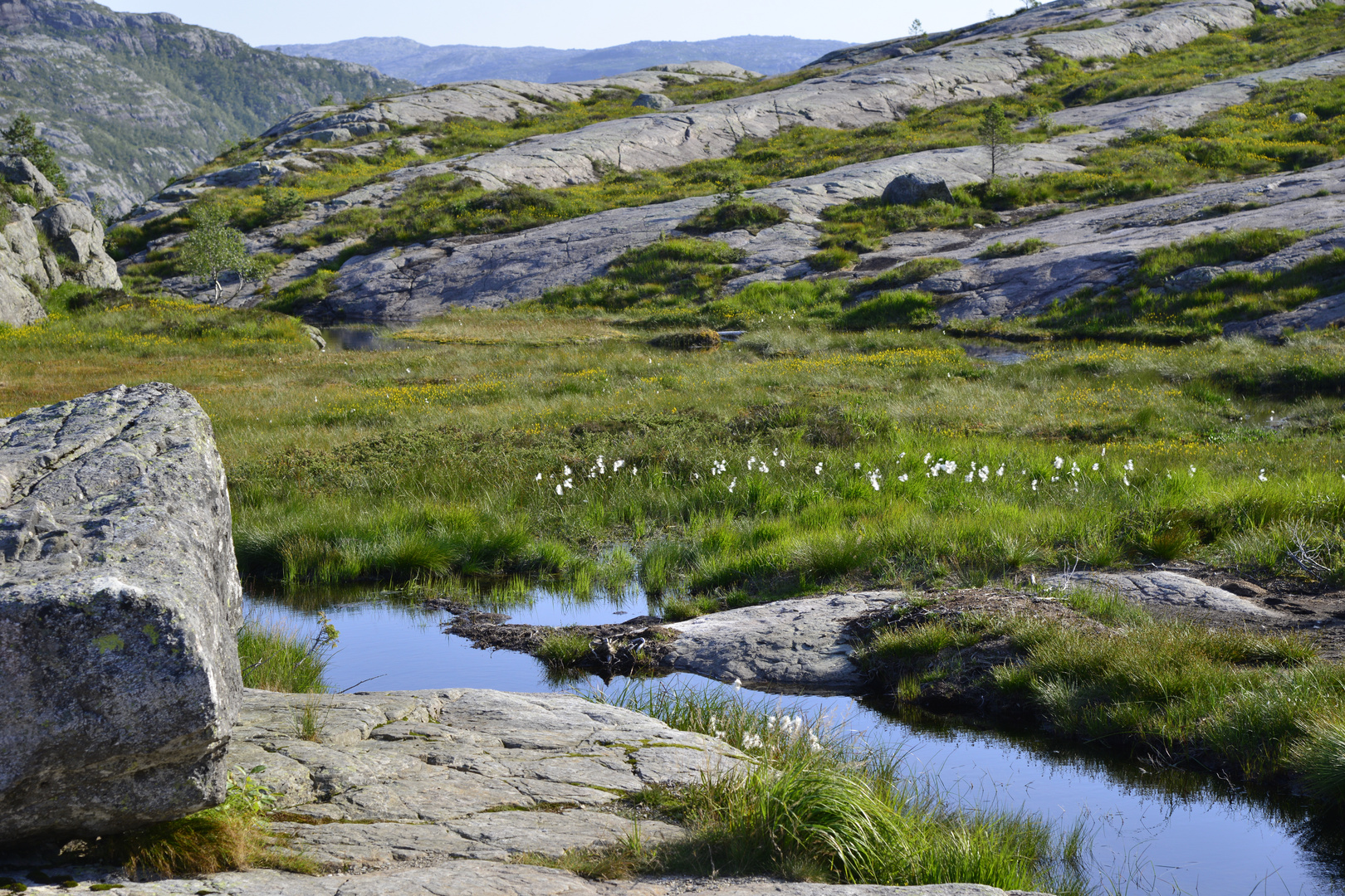 Auf dem Weg zum Predigtstuhl (Preikestolen) über dem Lysefjord