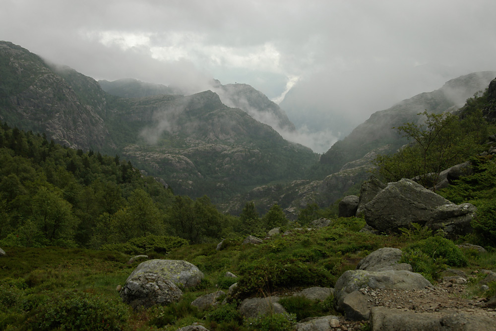 auf dem Weg zum Preikestolen