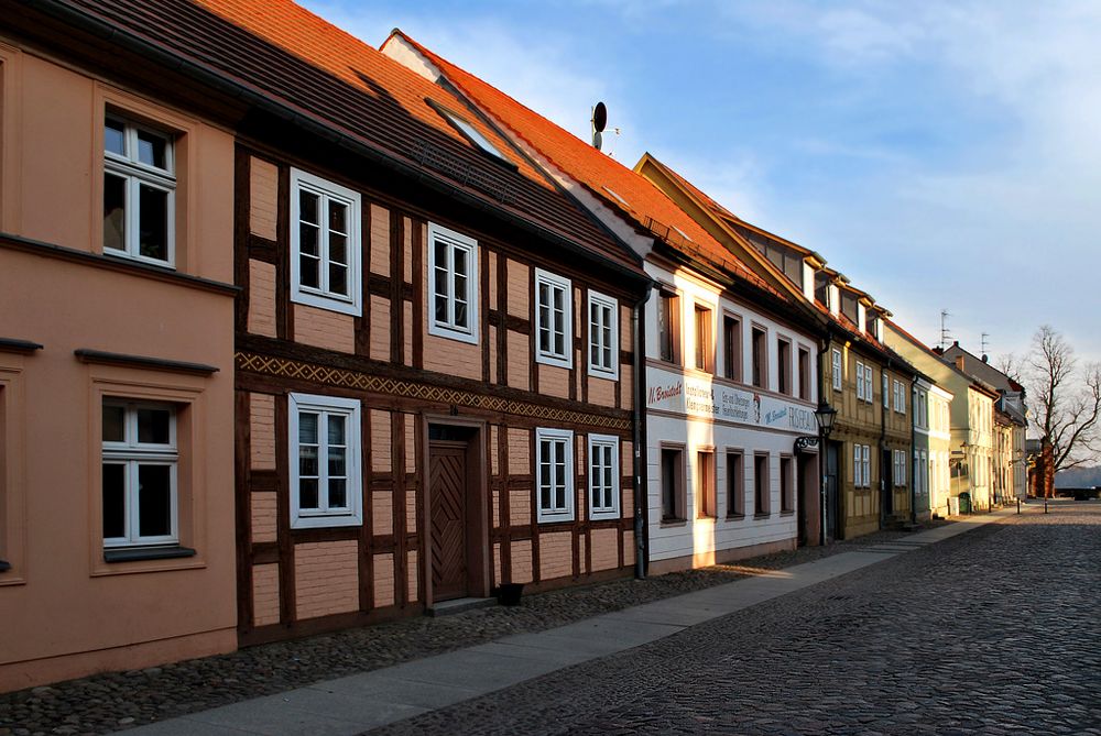 Auf dem Weg zum See durch die Altstadt