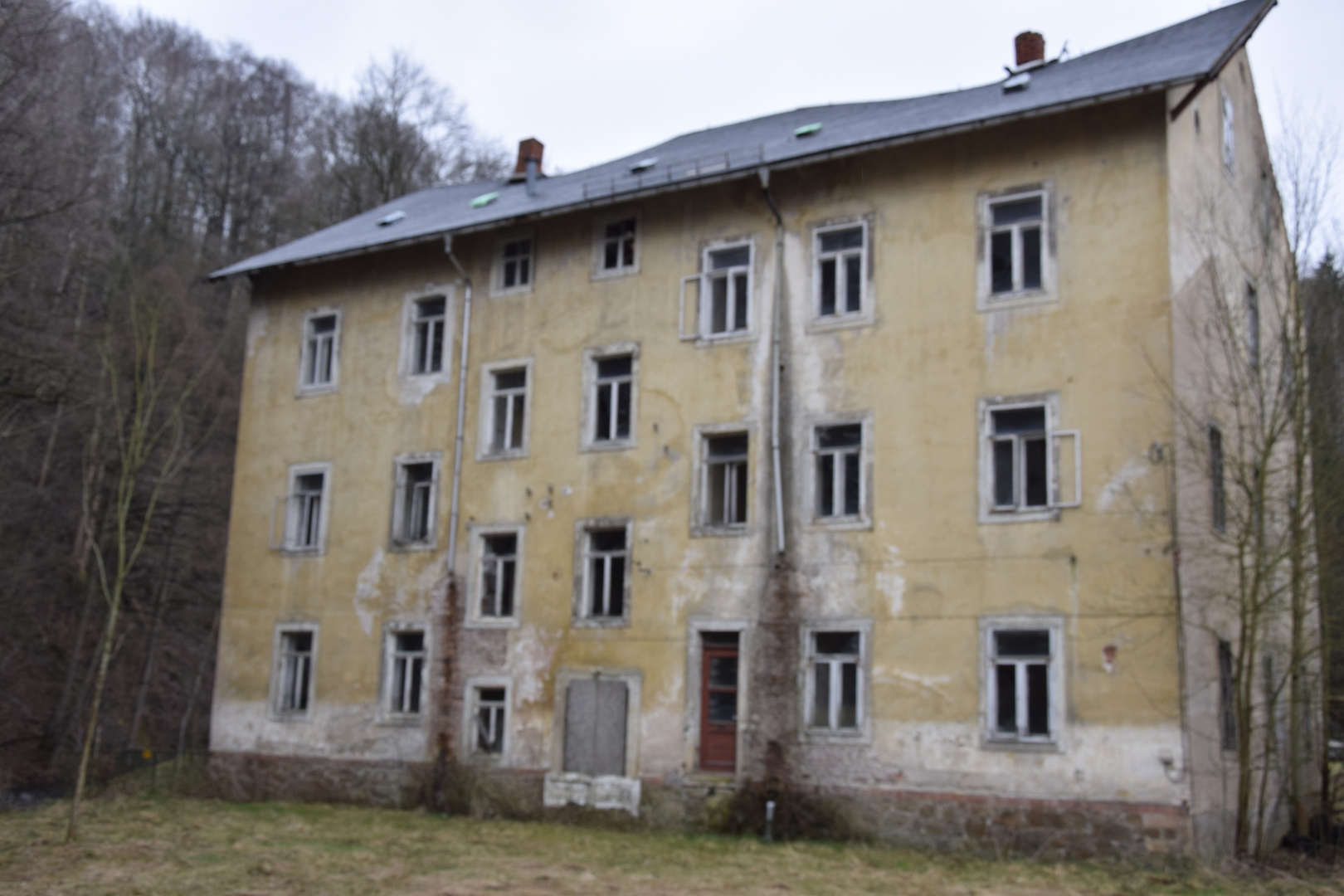 Auf dem Weg zum Staudamm Klingenberg