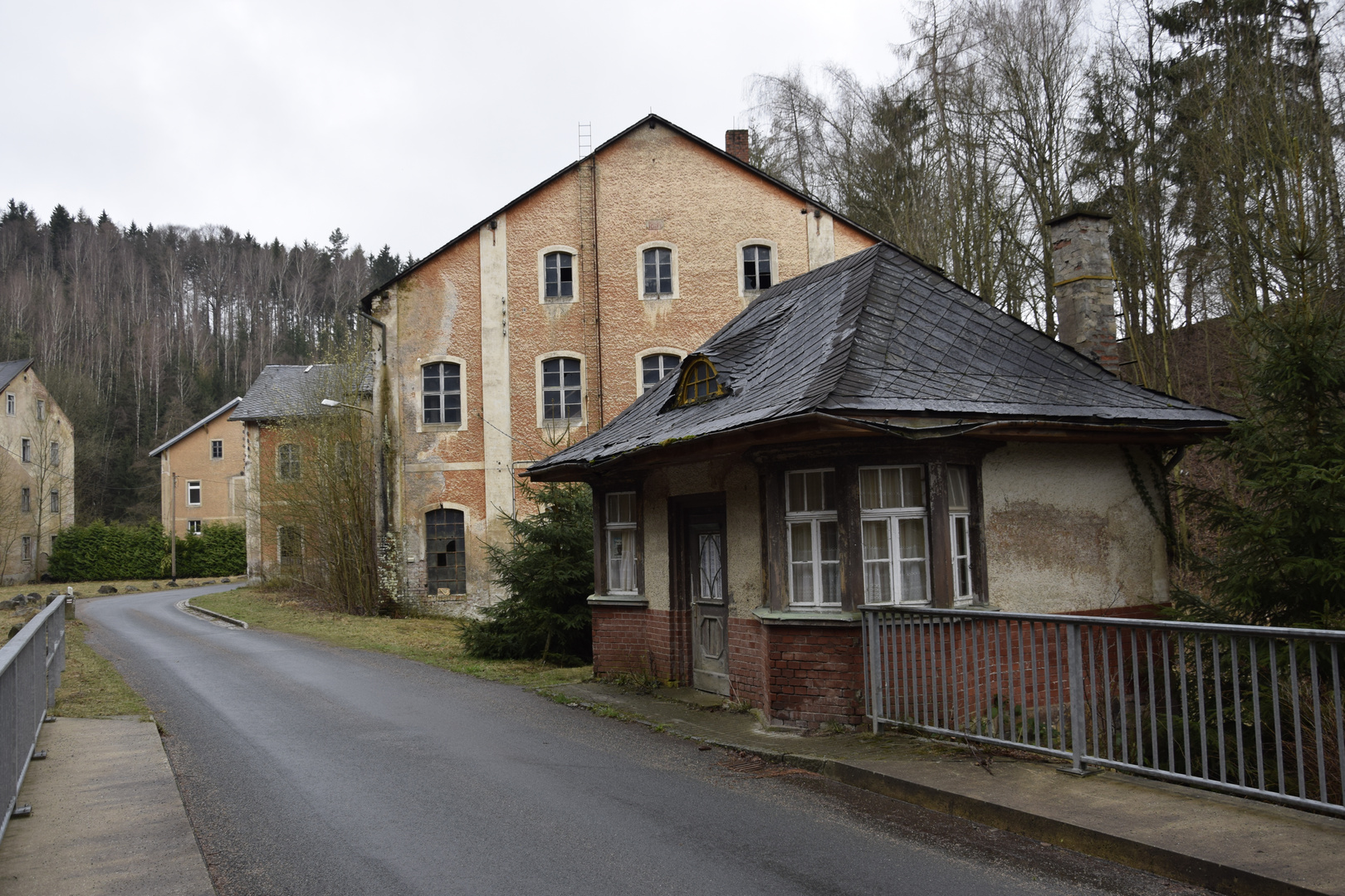 Auf dem Weg zum Staudamm Klingenberg