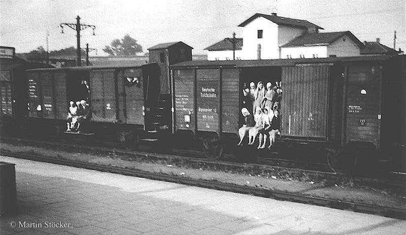 Auf dem Weg zur Arbeit, 1942