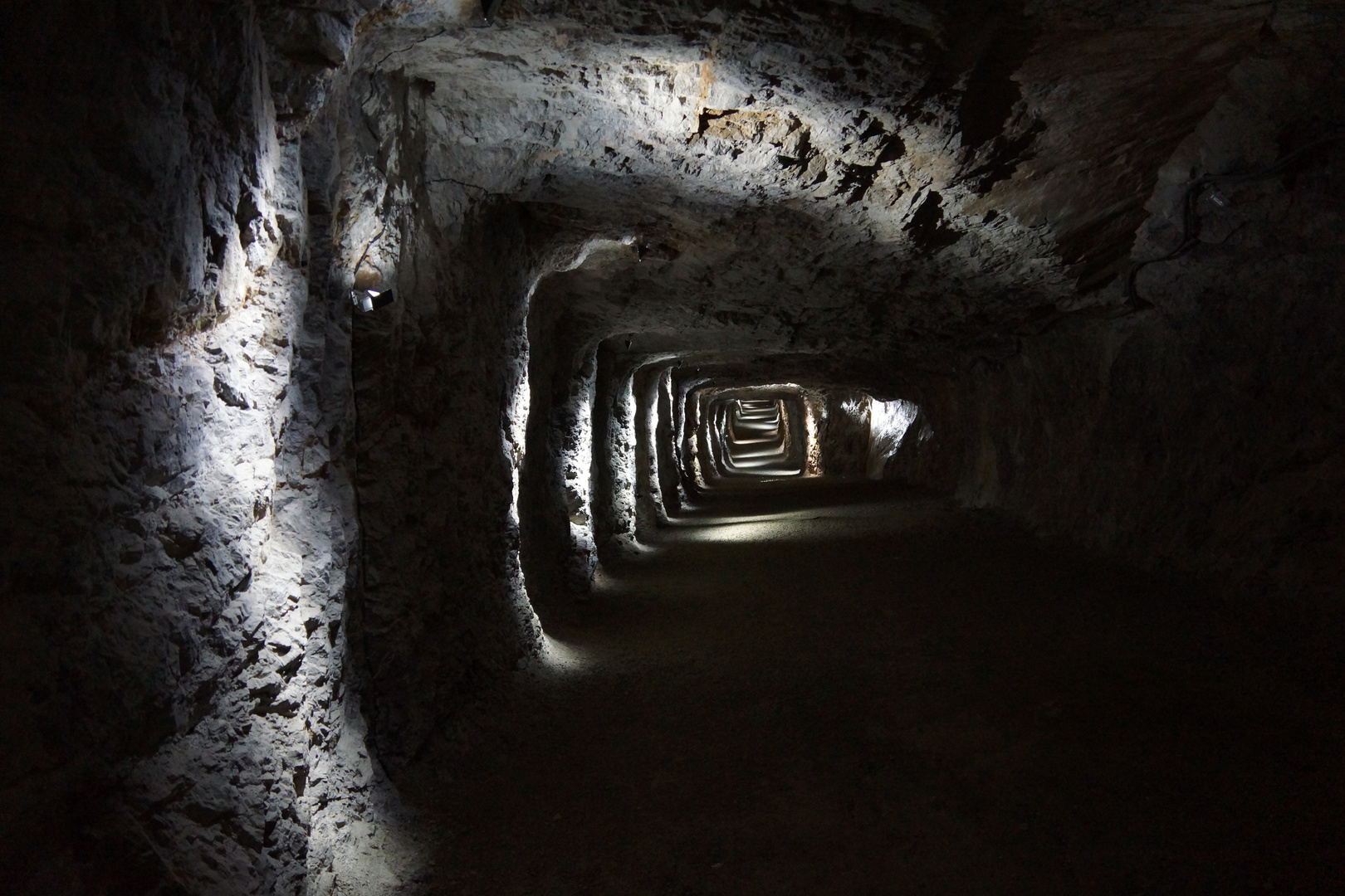 auf dem Weg zur größten Eishöhle der Erde