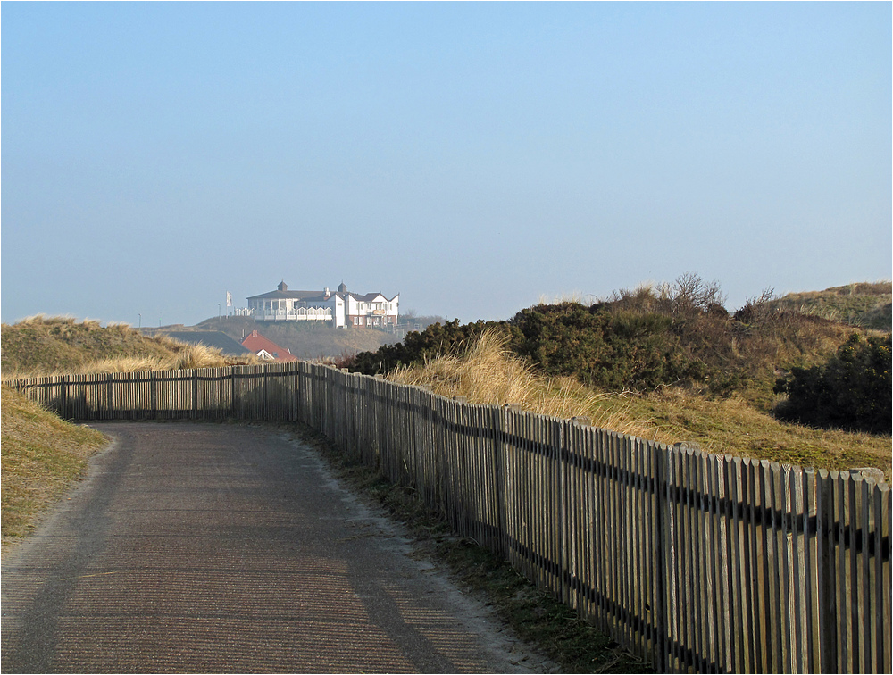 Auf dem Weg zur Strandhalle