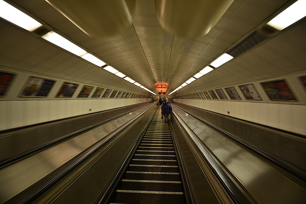 auf dem Weg zur U-Bahn