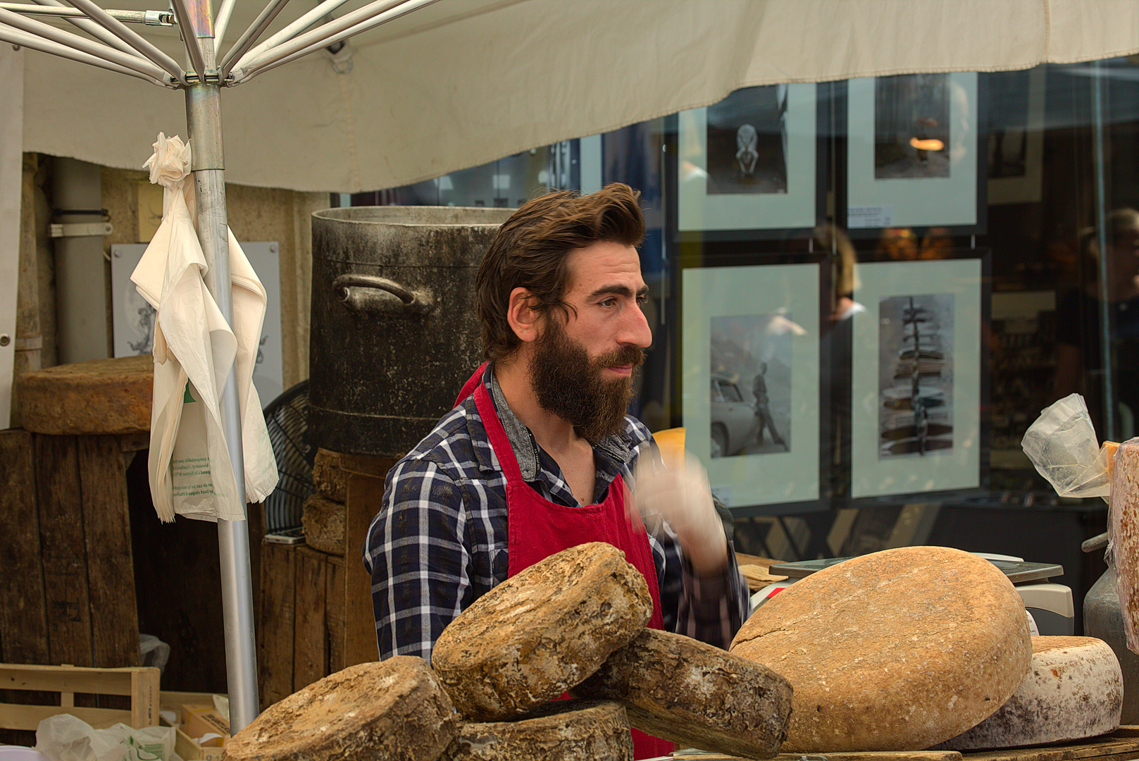 Auf dem Wochenmarkt in Lourmarin (1)