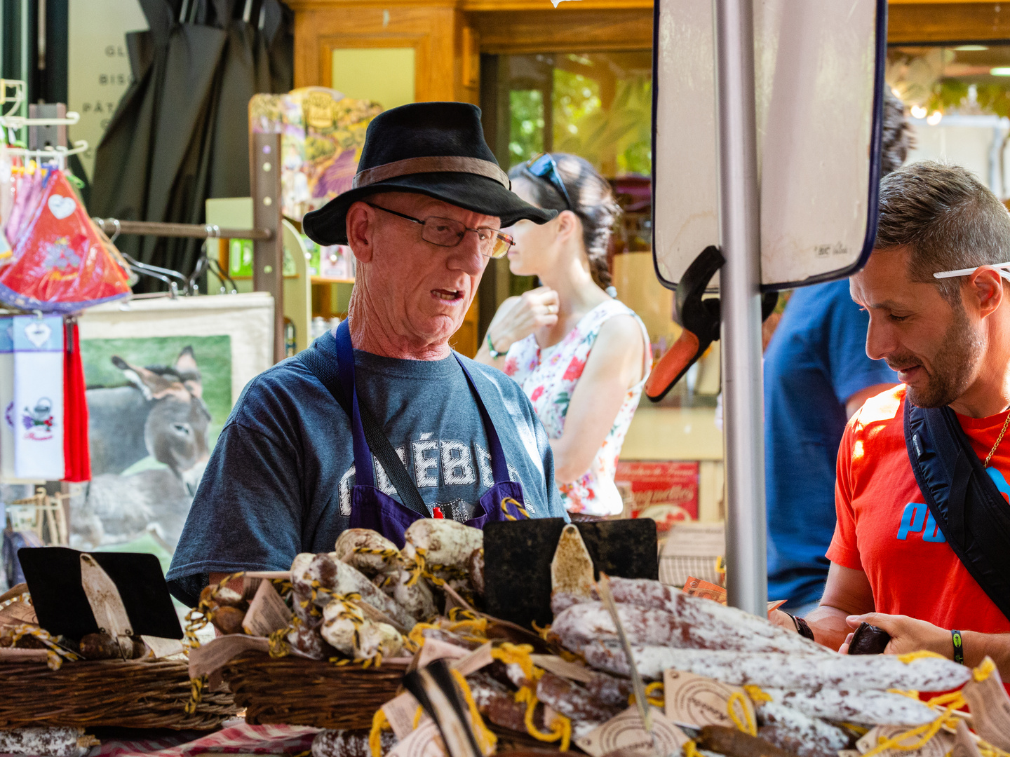 Auf dem Wochenmarkt in Lourmarin (4)