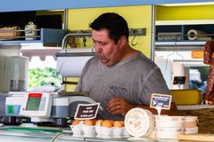 Auf dem Wochenmarkt in Lourmarin (5)