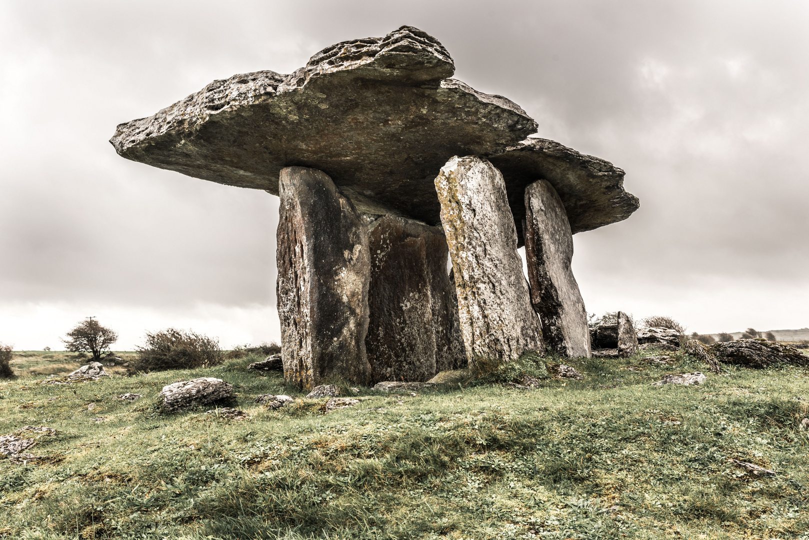 Auf den Burren, Poulnabrone Dolmen