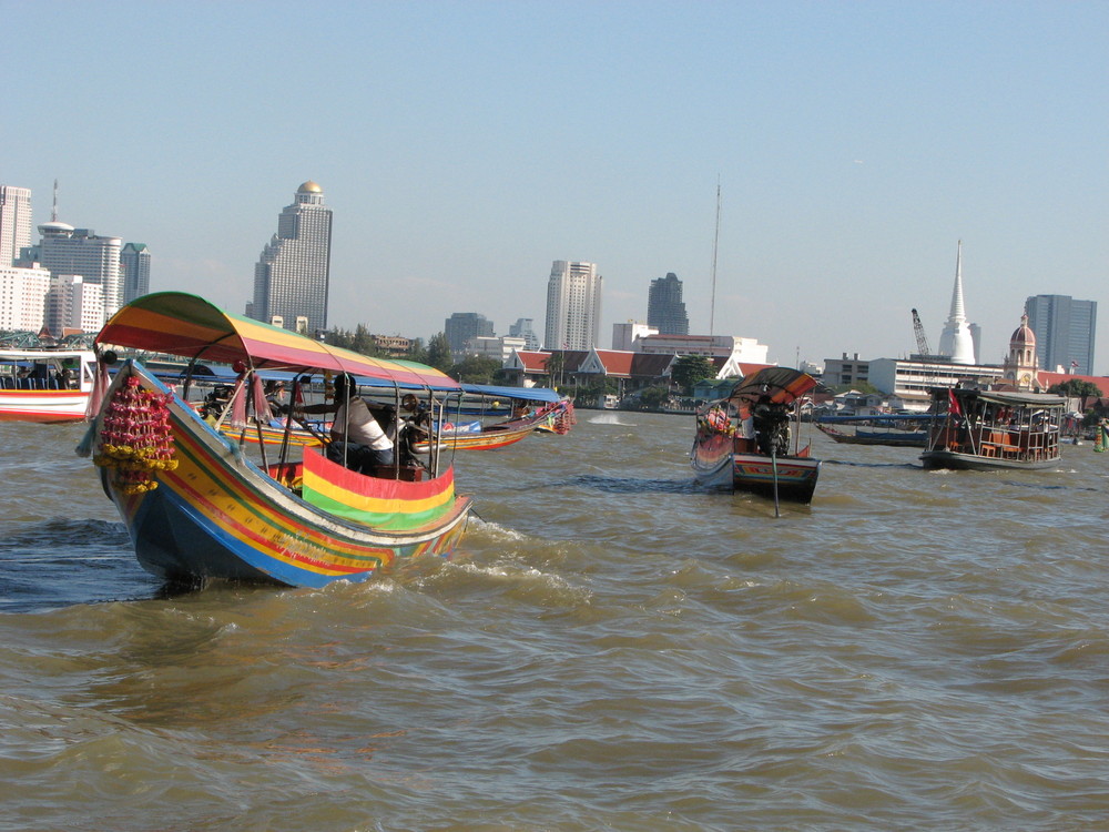 Auf den Chao Praya Fluss in Bangkok