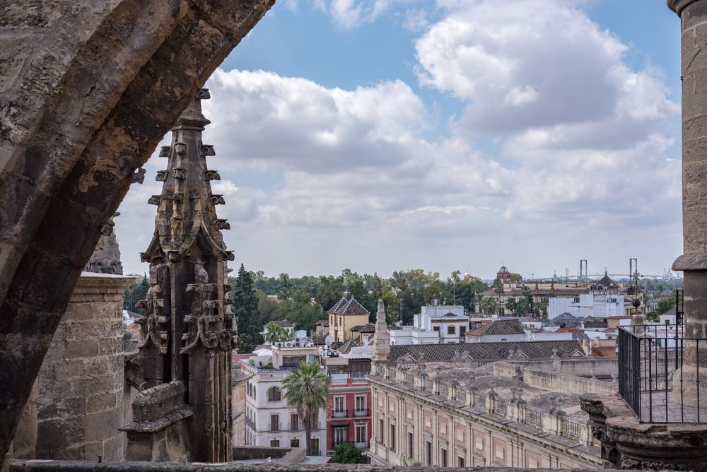 Auf den Dächern der Kathedrale von Sevilla