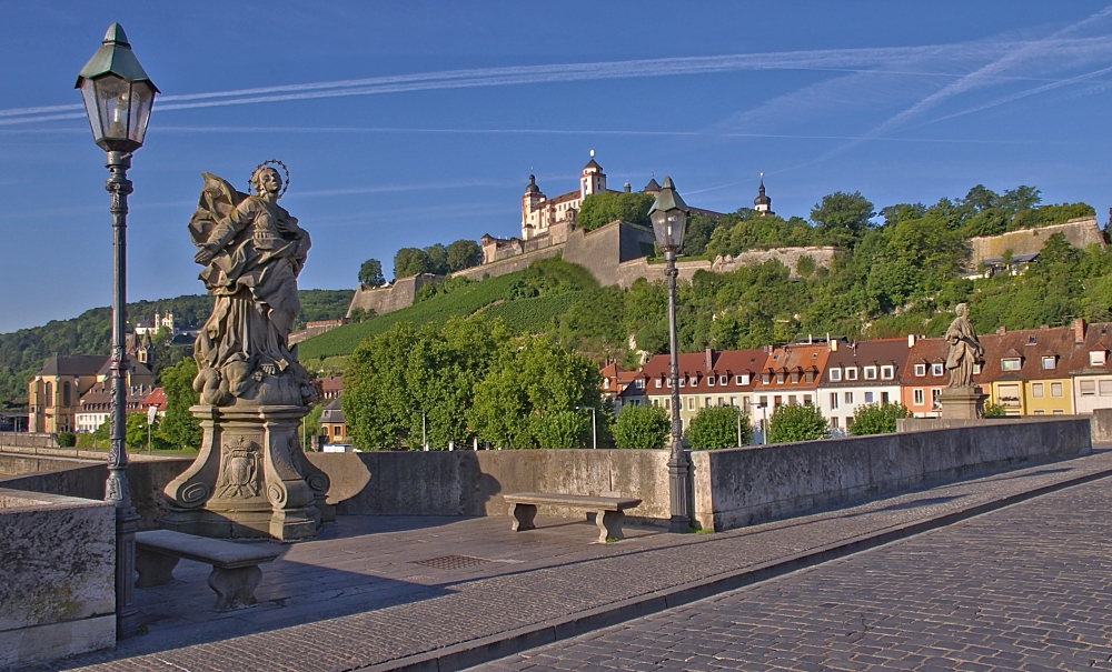 Auf der alten Mainbrücke