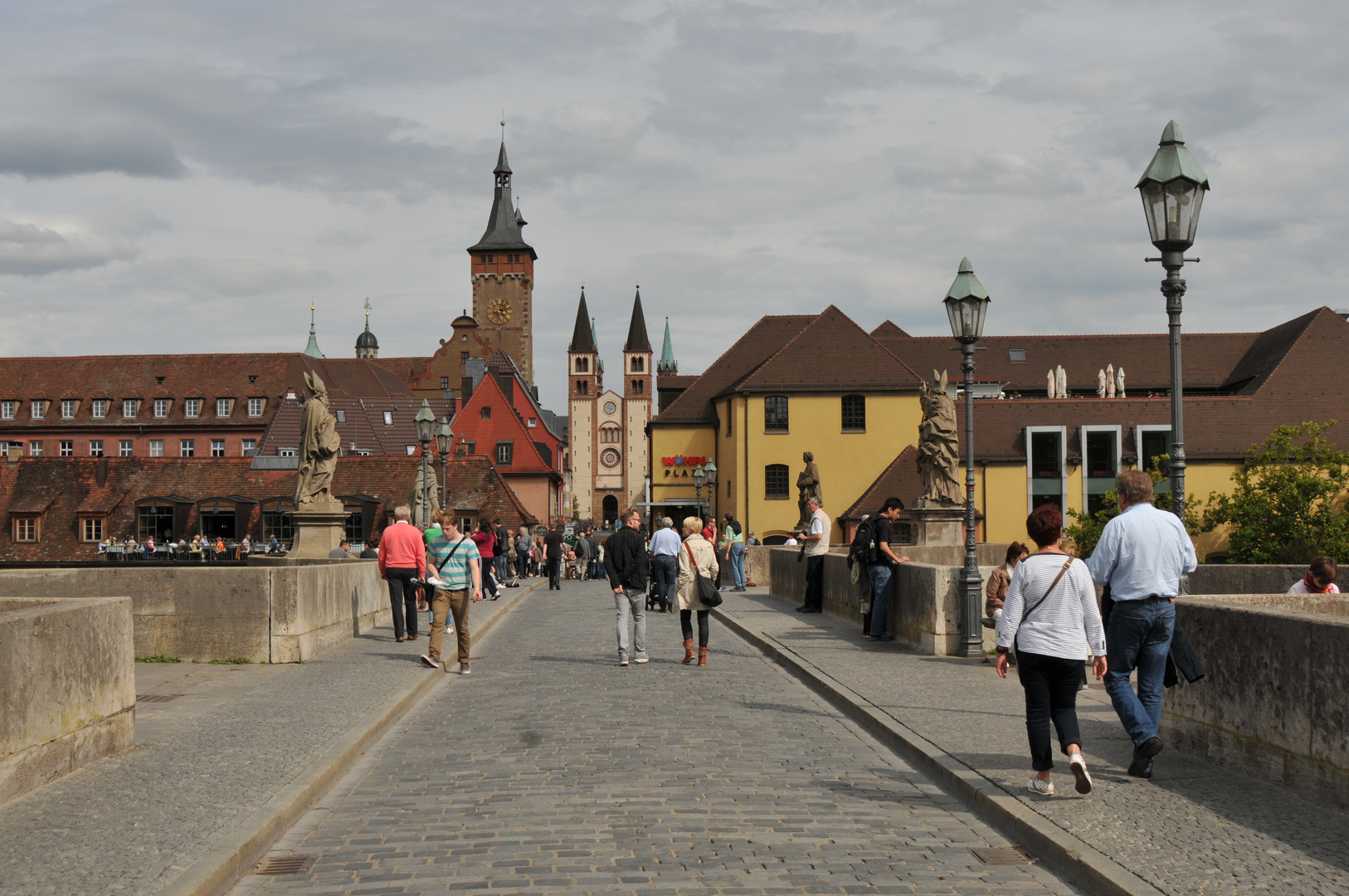 Auf der alten Mainbrücke