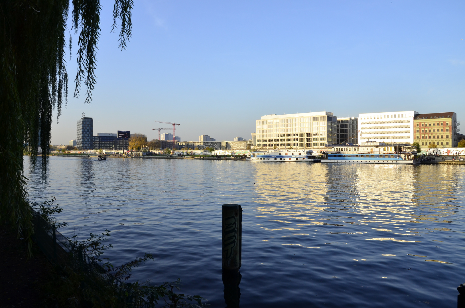 Auf der anderen Seite der Spree