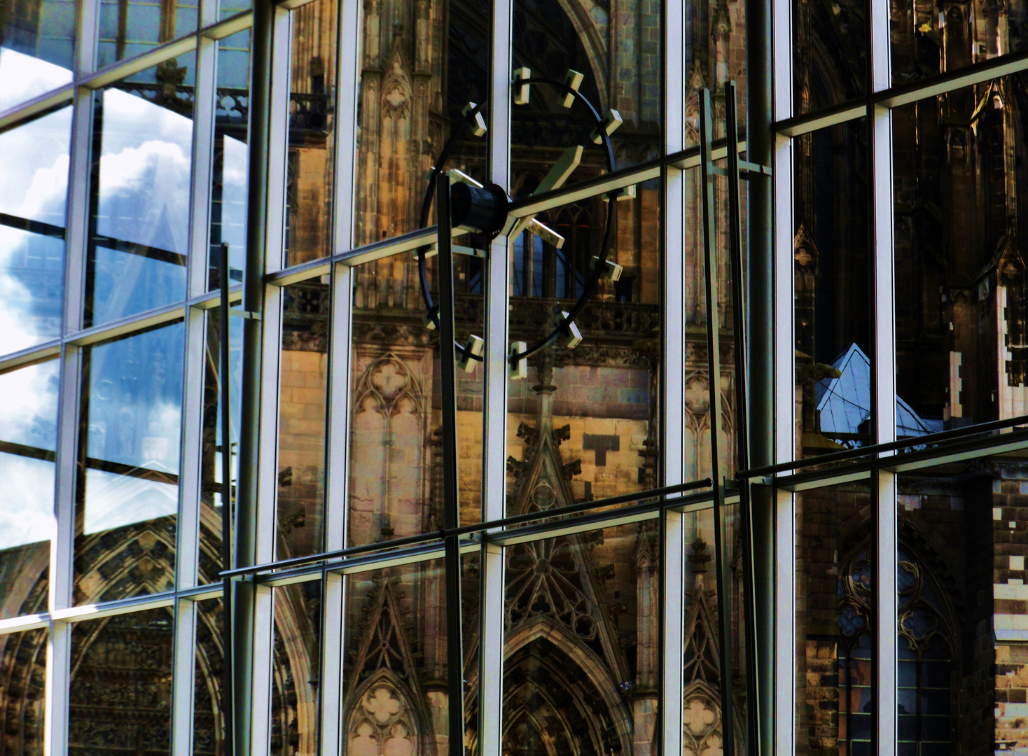 auf der anderen Seite des Fensters der Dom