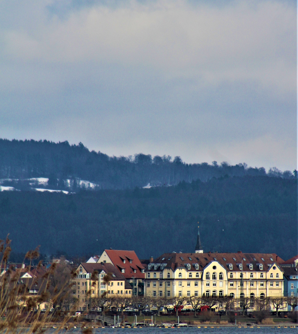 auf der anderen Seite des See s, 