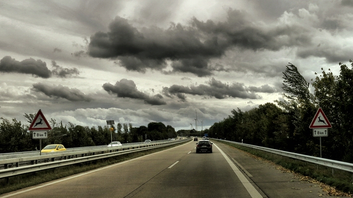 Auf der Autobahn, la, la, la.