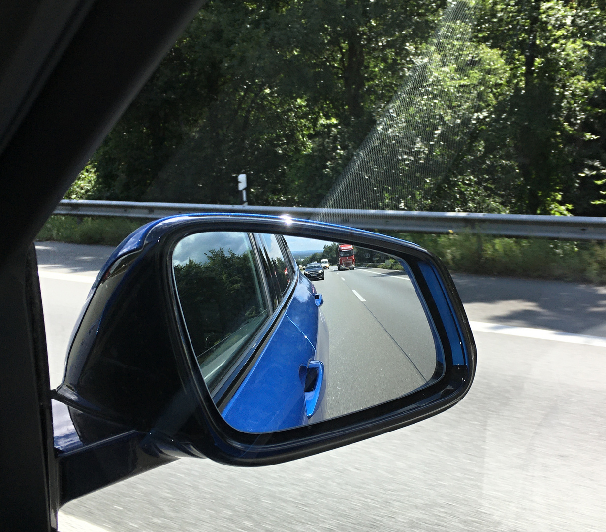 auf der Autobahn unterwegs