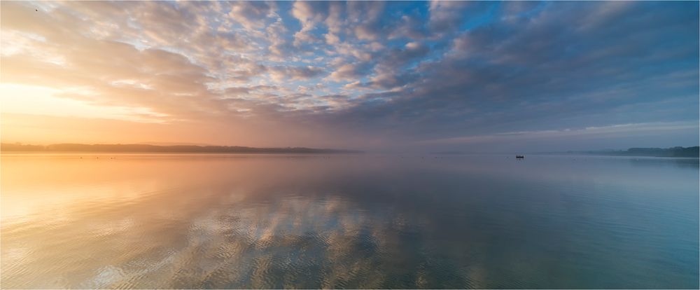 … Auf der Badeinsel sitzen und den Tag begrüßen …