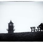 Auf der Bank vor dem Leuchtturm Westerhever