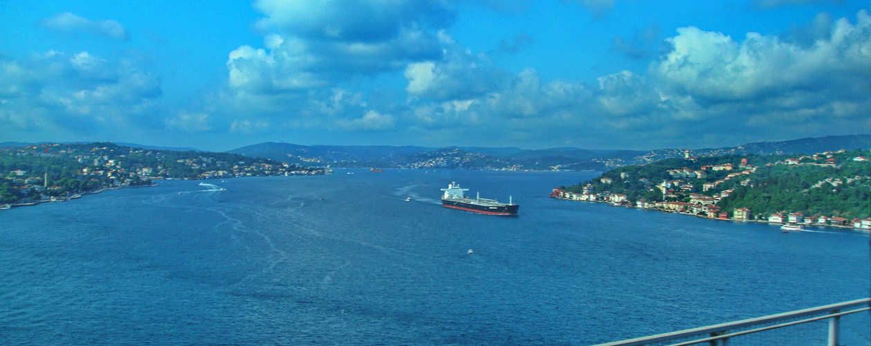 Auf der Bosphorus Brücke