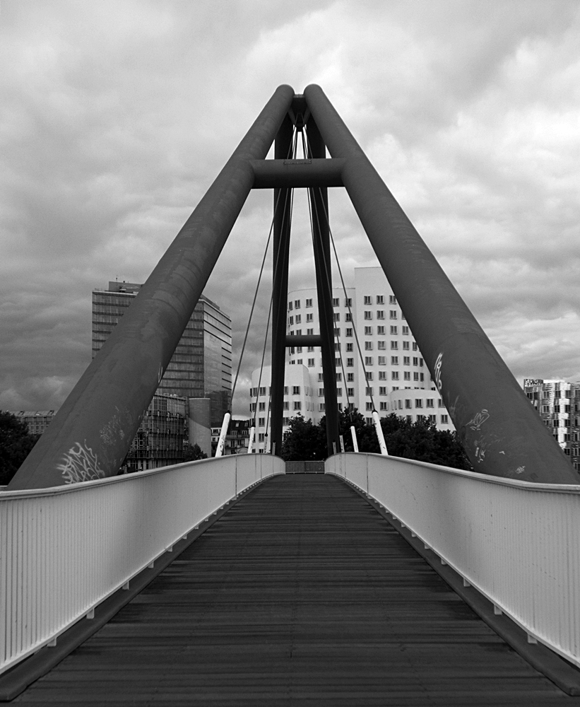 Auf der Brücke ... (2)