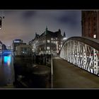 Auf der Brücke --> Speicherstadt ---> Hamburg