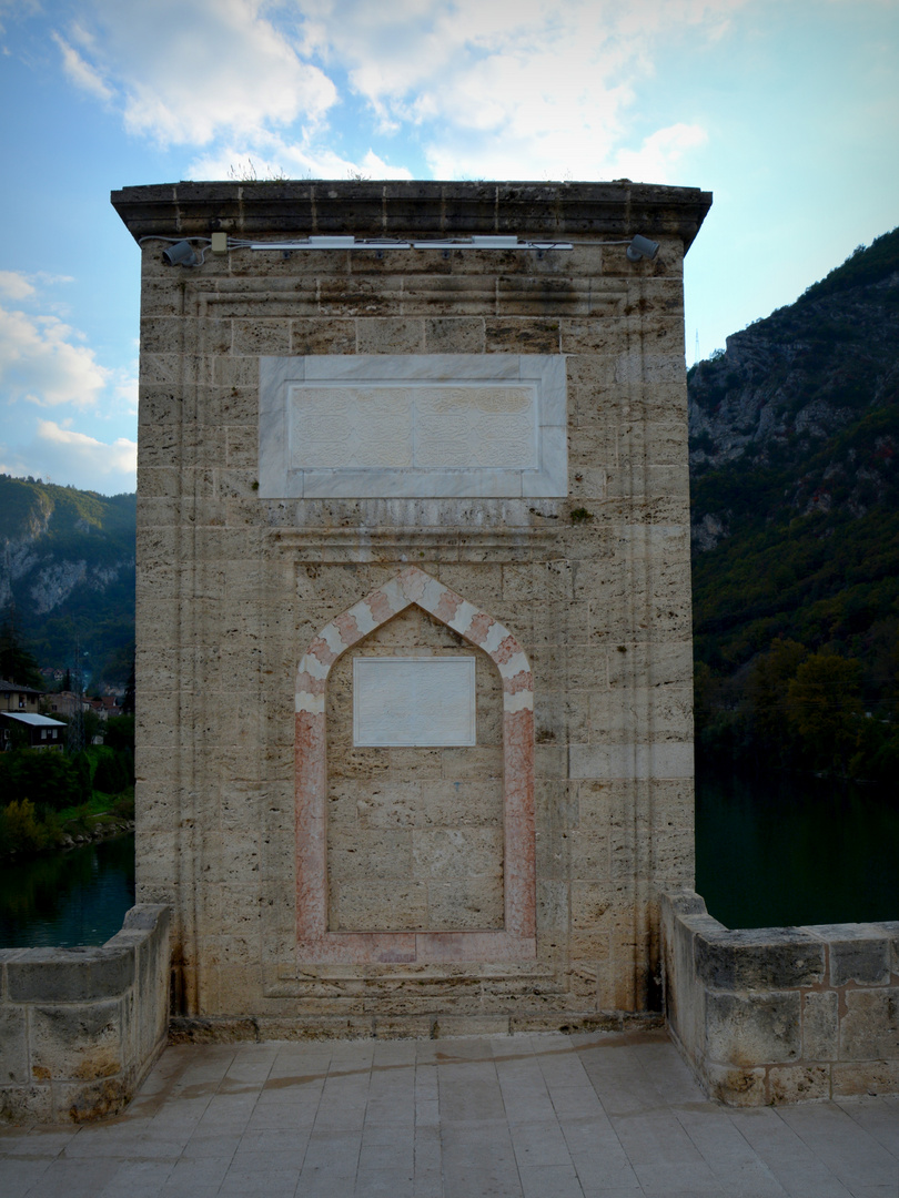 Auf der Brücke über die Drina 