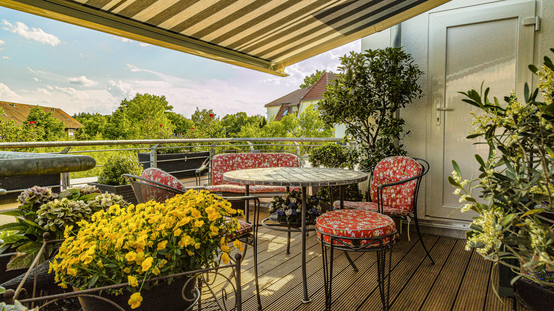 AUF DER DACHTERRASSE