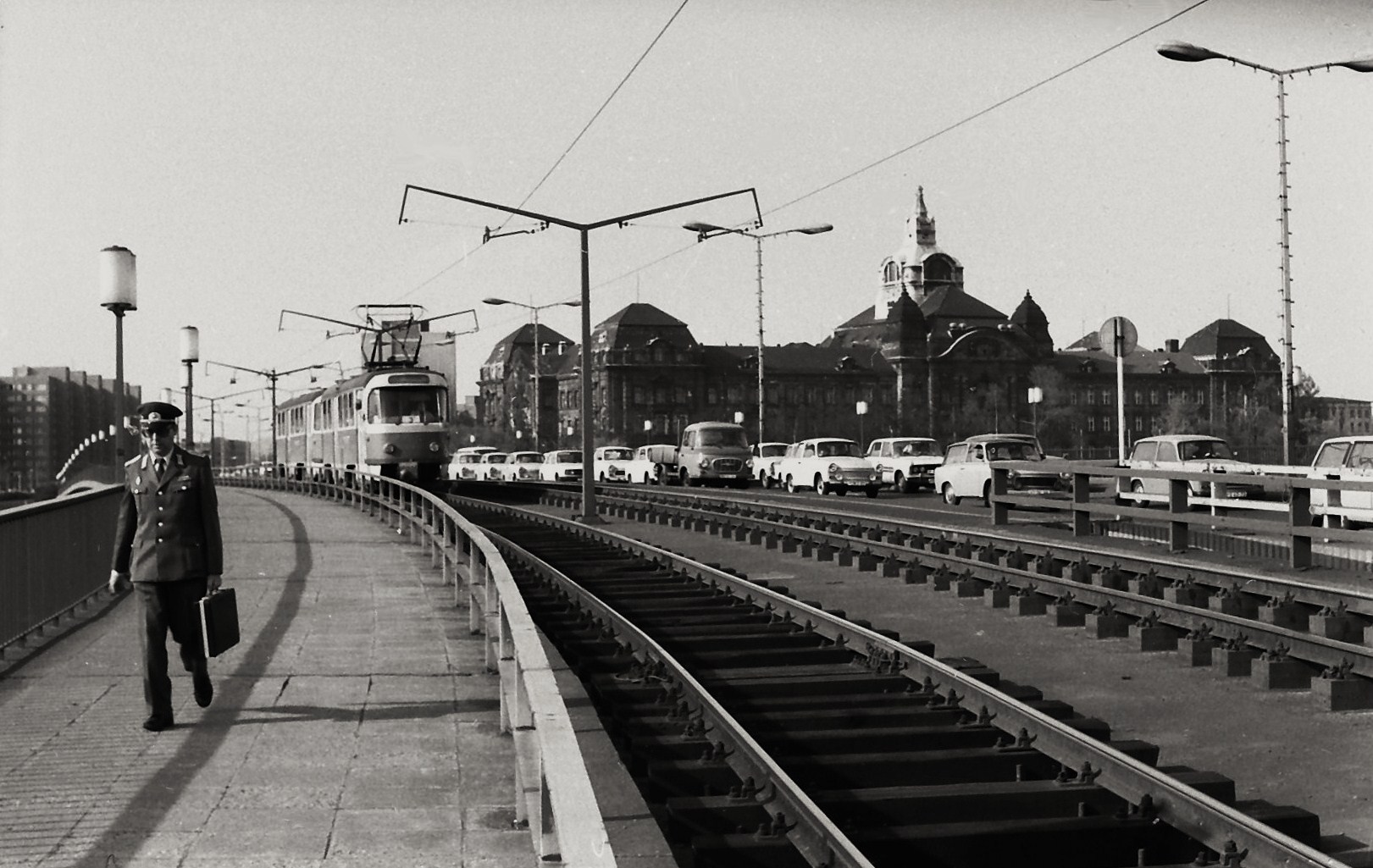 Auf der Dr. Rudolf- Friedrichs Brücke