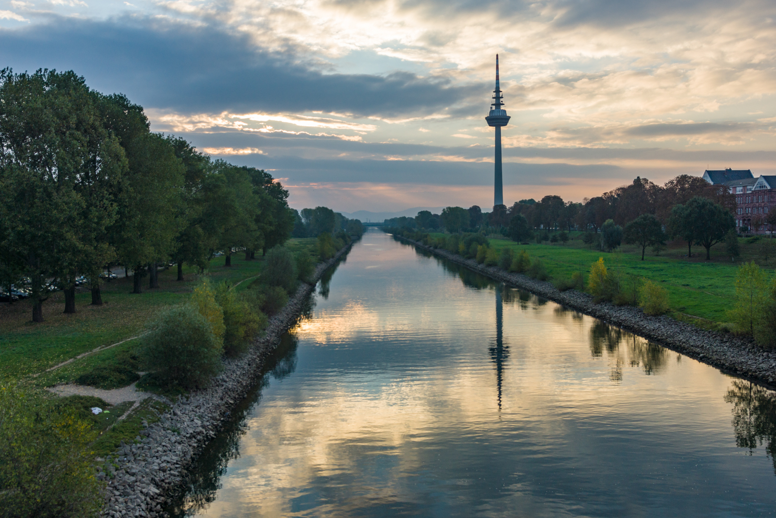 Auf der Ebertbrücke ...