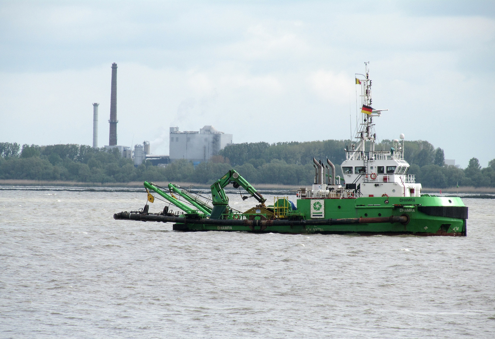 Auf der Elbe bei Krautsand