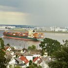 Auf der Elbe zwischen Blankenese und Finkenwerder